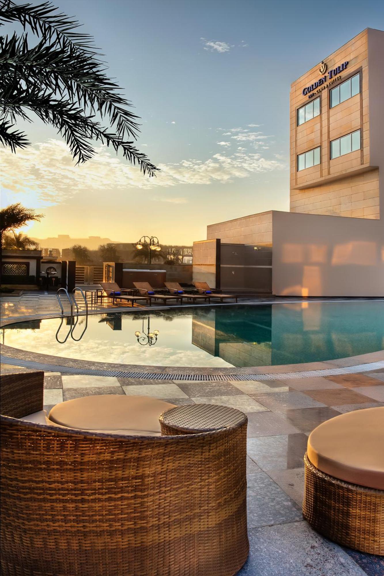 Hotel Golden Tulip Bhiwadi Exterior foto