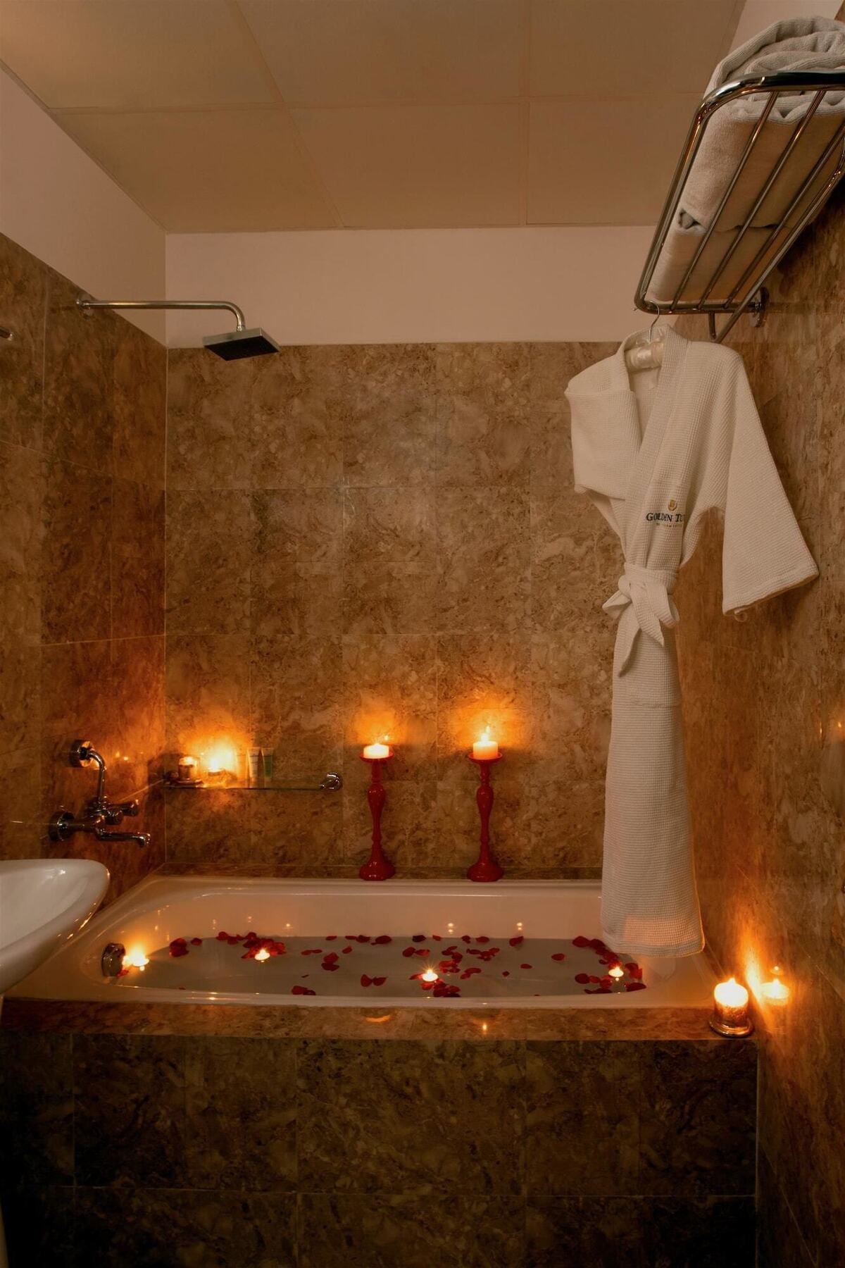 Hotel Golden Tulip Bhiwadi Exterior foto